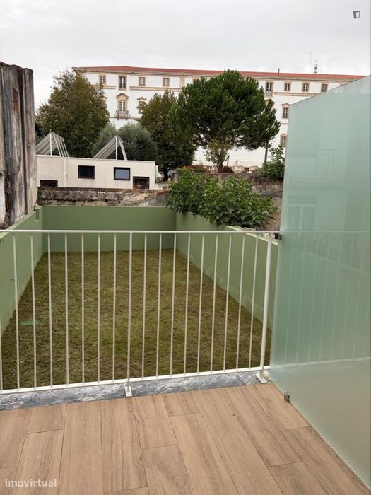 Estúdio - localizado em Alta Universitária Coimbra