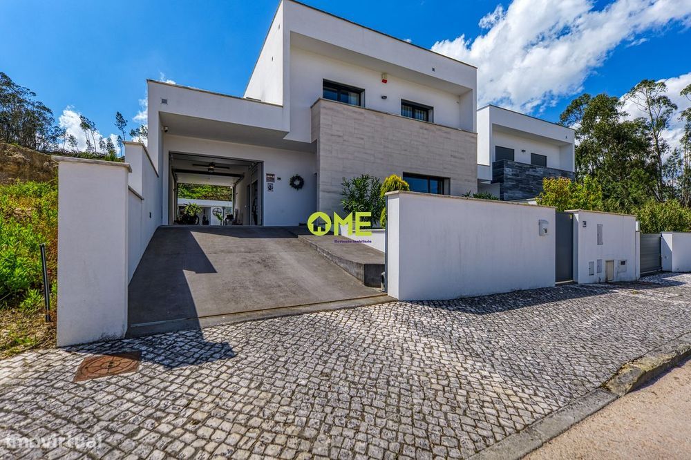**T3 Villa in Ourém – Luxury and Modernity**