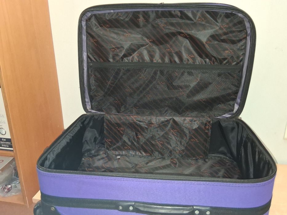 Mala de viagem Lilás