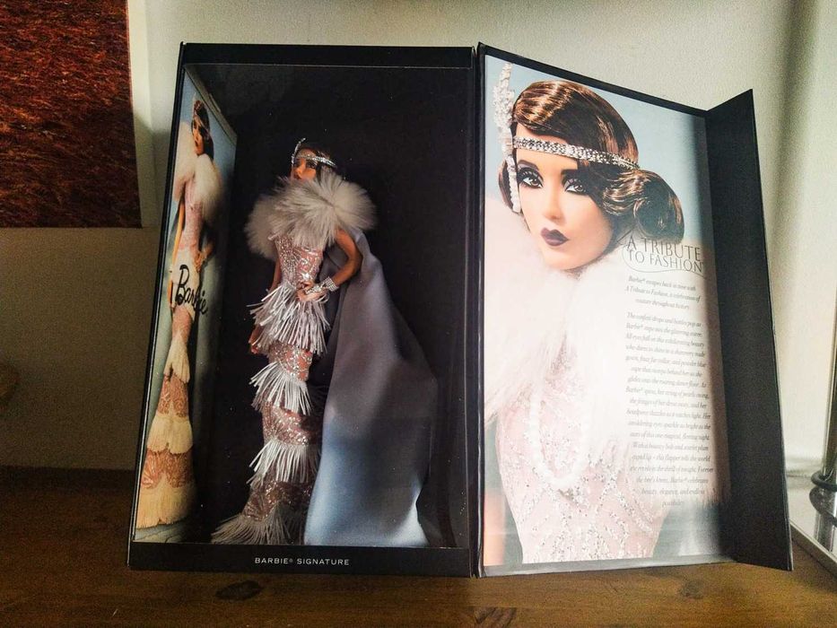 Barbie: A Tribute to Fashion Signature