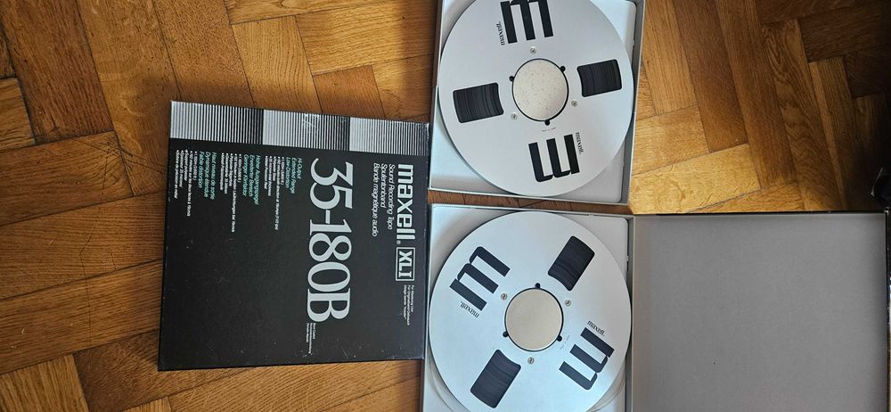 Maxell XL I aluszzpule z oryginalna tasma i pudelkami