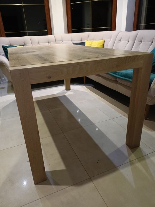 Piękny stół debowy