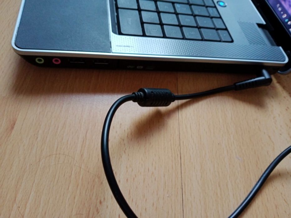 Laptop do nauki zdalnej-i3 4wątki,4gb ram,120gb  SSD ,kamera,zadbany