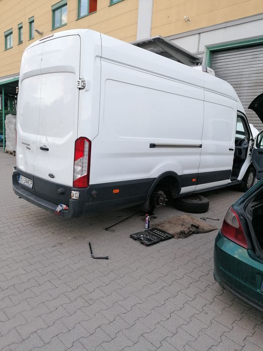 Mechanik mobilny 24/7 serwis wyjazdowy samochodów osobowych i busów
