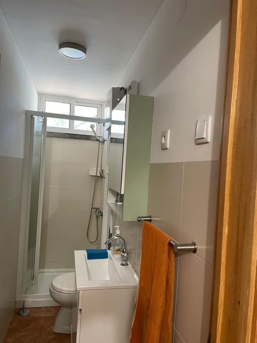 Quarto para arrendar em carcavelos