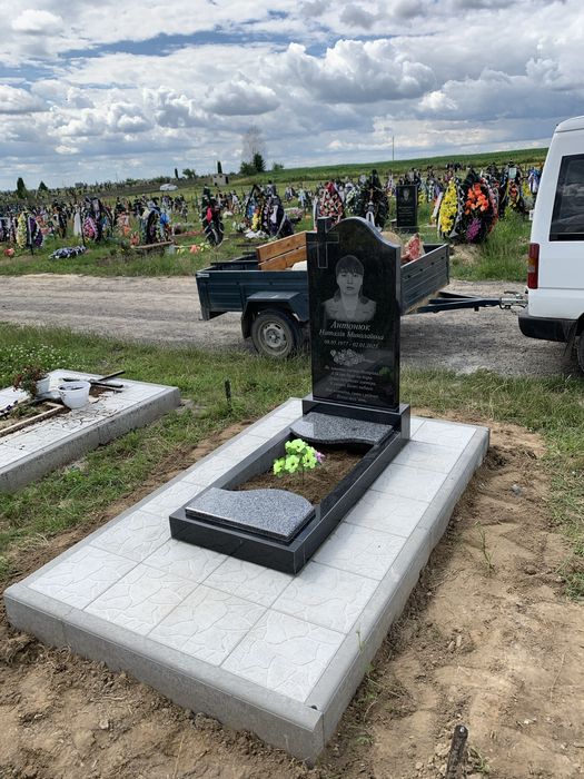 Виготовлення та встановлення пам'ятників