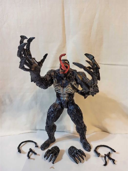 Duża Figurka Venom z materiału PCV, 25x17cm