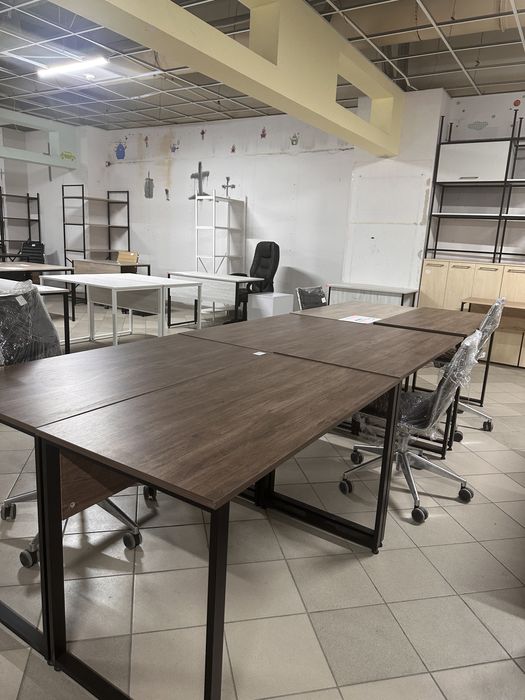 В НАЯВНОСТІ нові лофт , стелаж , стіл , тумба меблі