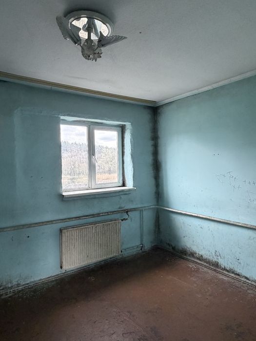 Продам будинок з ділянкою 14 соток,з виходом до озера