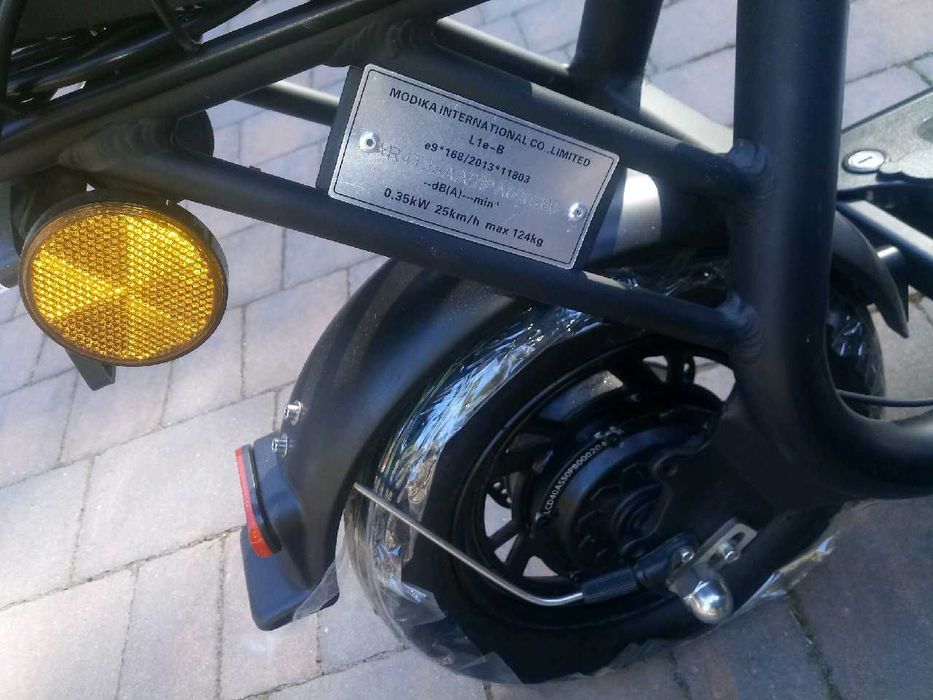Hulajnoga elektryczna z siedziskiem