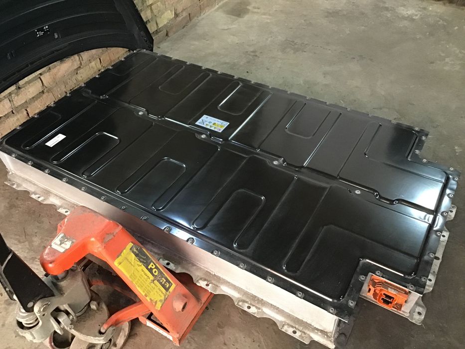 Продам батарею BMW i3 22 kw 2015 года можливо поелементно