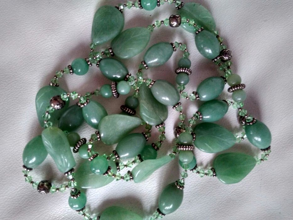 Ожерелье из натурального камня