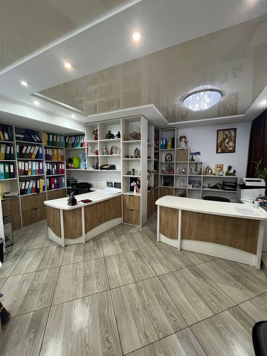 Продаю Комерческое Помещение Центр ( Мариупольская) возле  Грифеля