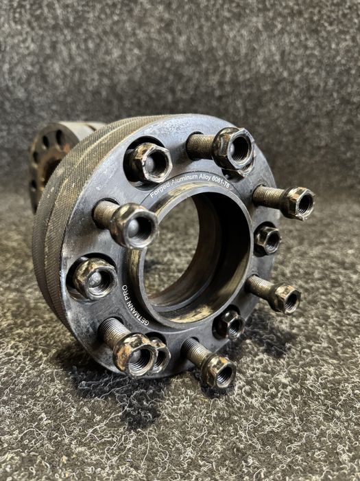 Проставки на Toyota Land Cruiser 300 25mm 6x139.7Dia95.1