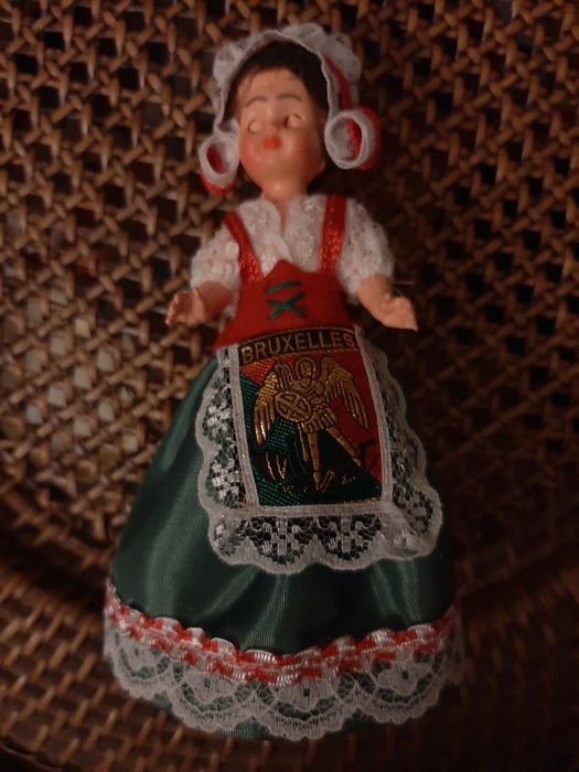Boneca Vintage Souvenir Bruxelas. Nova.