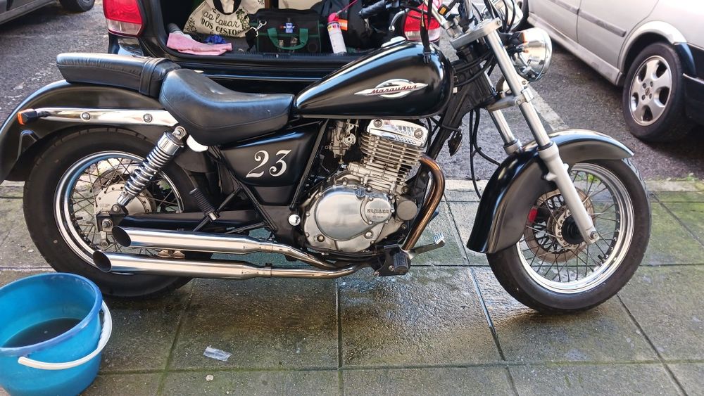 Suzuki marauder gz250 mota clássica