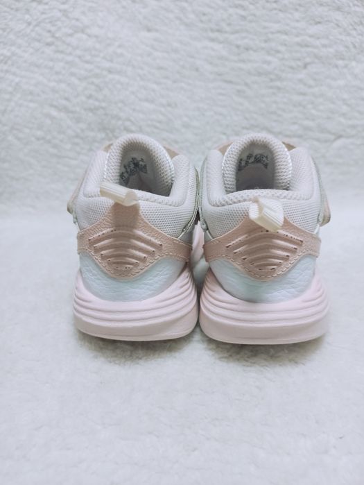 Оригінал NIKE Jordan,26 розмір, устілка 17 см,  кросівки для дівчинки