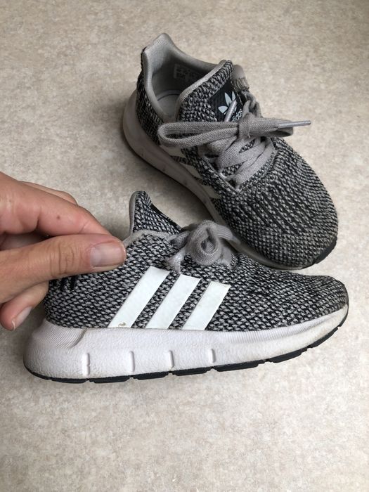 Adidas buty dla chłopca 25