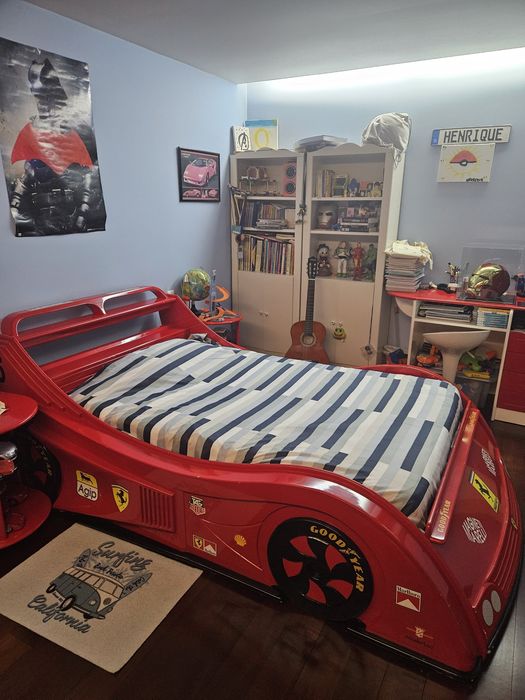 Quarto de criança Ferrari Original em madeira maciça