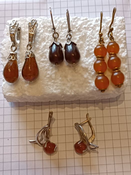 Серебряные серьги и комплект.