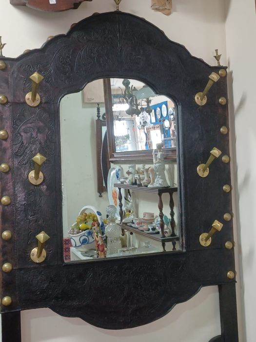 Bengaleiro antigo madeira e couro