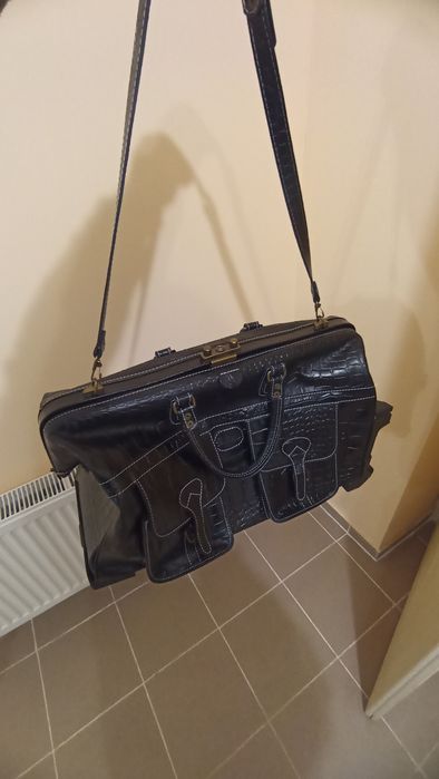 Шкіряна сумка для подорожей