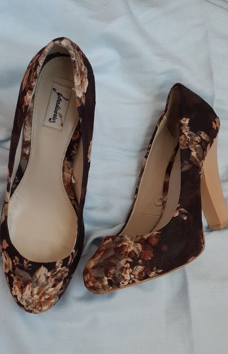 Sapatos padrão floral