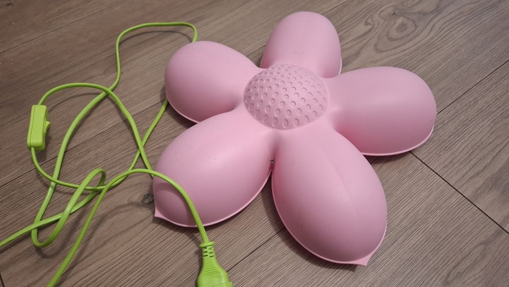 Lampka IKEA, pokoj dziecięcy, kwiatek