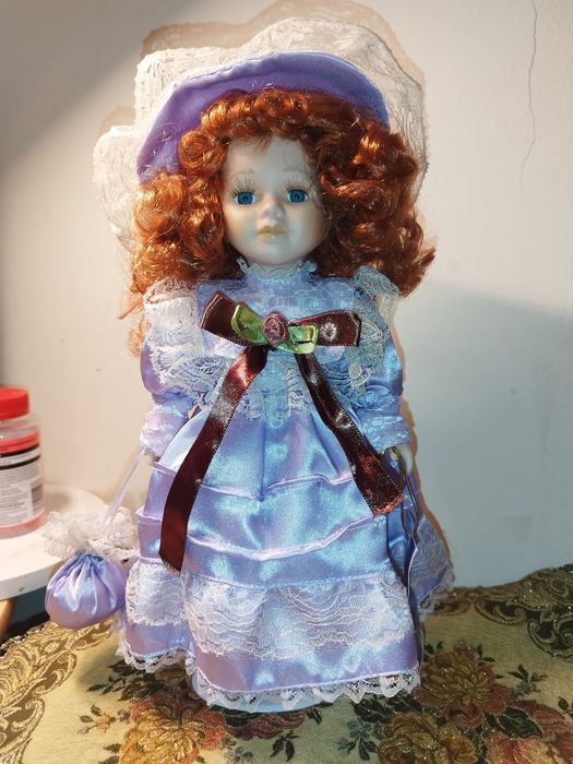 Кукла фарфоровая декоративная