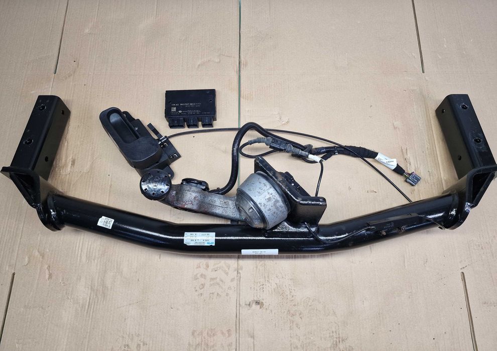 Hak holowniczy Audi Q5 8R Elektryczny OE AUDI ORIS Komplet Moduł nr.16