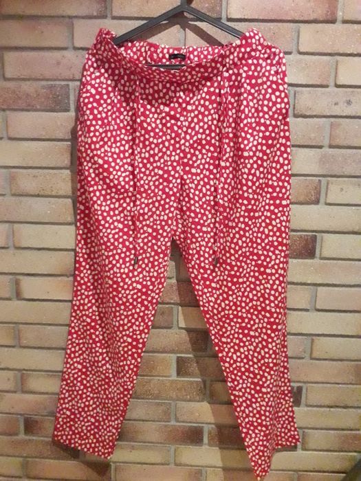 Roupa Bershka e MO