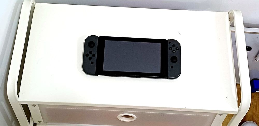 Nintendo Switch (consola + Joy-Con cinzentos)