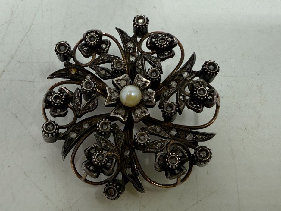 Antyk broszka z perła i rozetami złoto próba 750