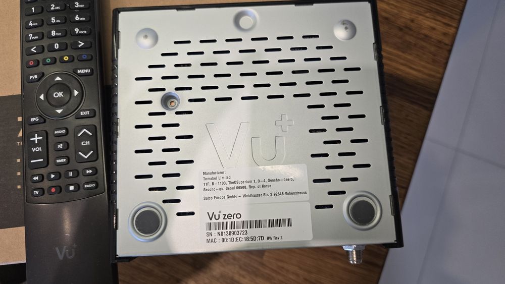 Odbiornik / dekoder VU+ zero REV.2 DVB-S2 HEVC czarny linux E2 oscam