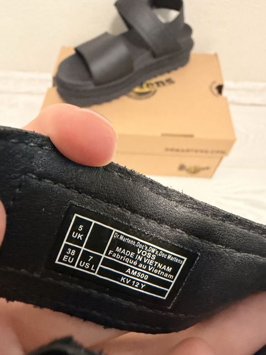Босоніжки dr martens