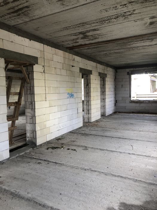 Стоянка продам будинок для великої родини на два входи