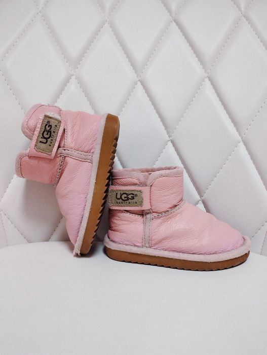 Дитячі зимові теплі чобітки 22 р, Ugg