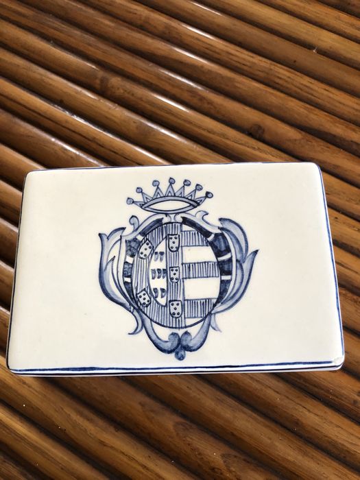 Caixa antiga portuguesa