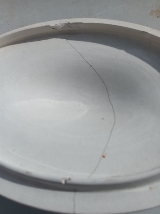 Terrinas Sacavem com alguns defeitos  ( ver fotos)