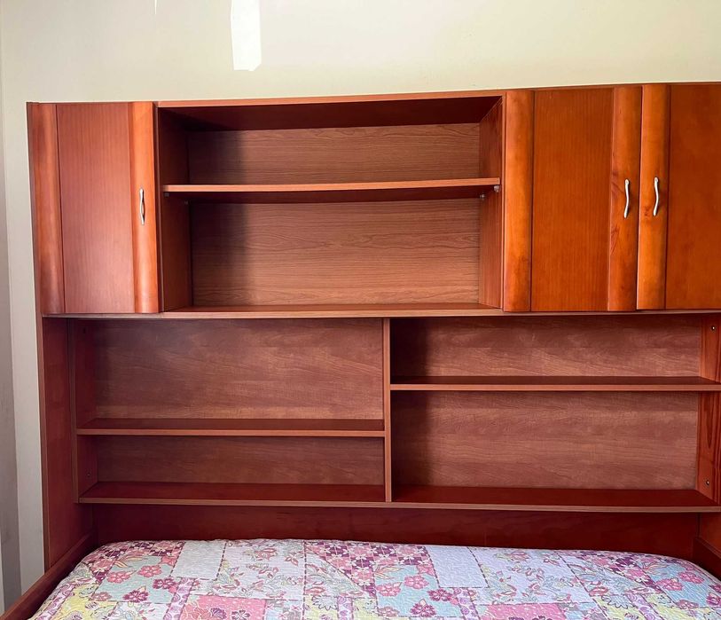 Moveis de quarto. Em Peniche.