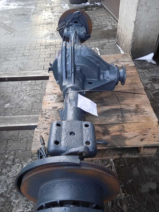 Sprzedaż silników, mostów, części nowych i używanych do Busów