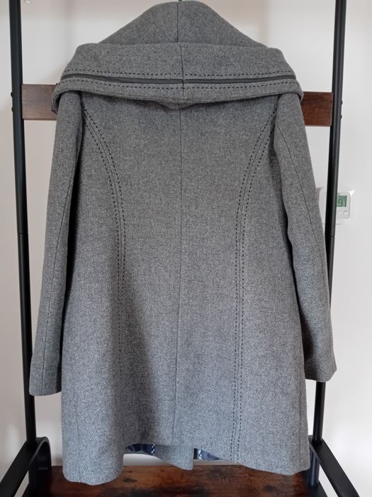 Elegancki płaszcz jesienny/zimowy  80% wełna, r. 40/42