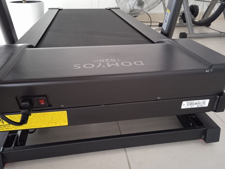 Vendo passadeira como nova sem marcas de uso.