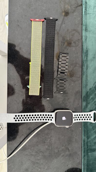 Apple watch serie 7 45mm Nike esition