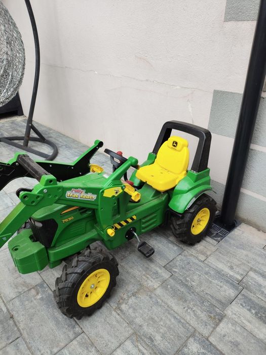 John deere na pompowanych kołach, traktor