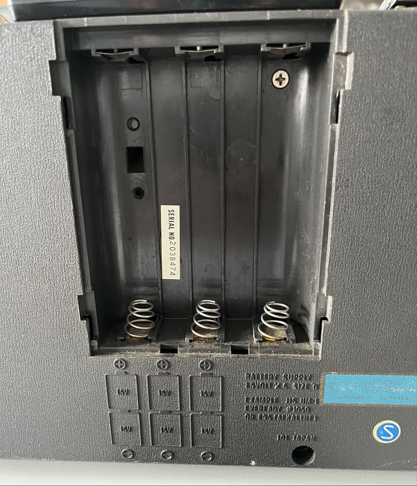 Vendo Gira Discos com Radio portátil Aiwa