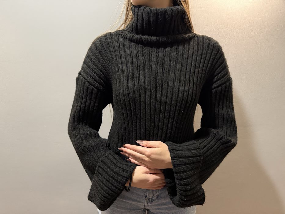 Жіночий светр з горловиною | Укорочений светр з високим коміром