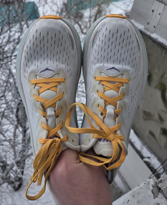 42.5р Hoka Clifton 8 жіночі кросівки