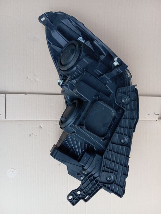 Reflektor Lampa prawa Ford Escape/ Kuga 17-19