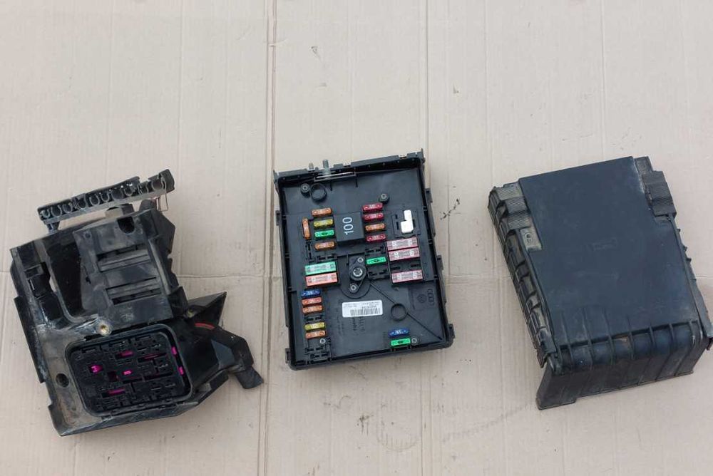 Skrzynka bezpieczników 2.0 TDI CEG VW Seat Skoda